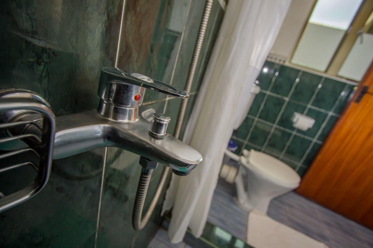 Tuzza Hotel Bushenyi Εξωτερικό φωτογραφία