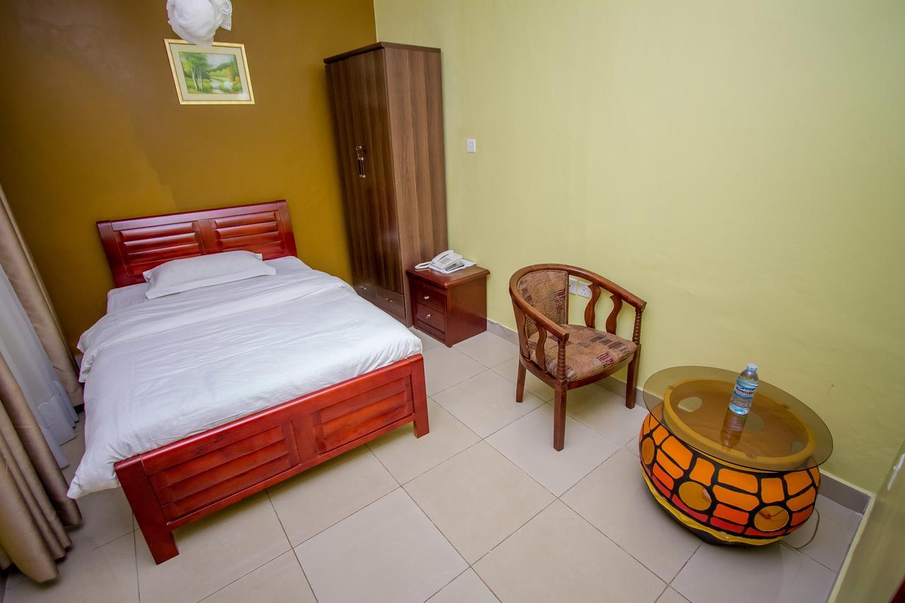 Tuzza Hotel Bushenyi Εξωτερικό φωτογραφία
