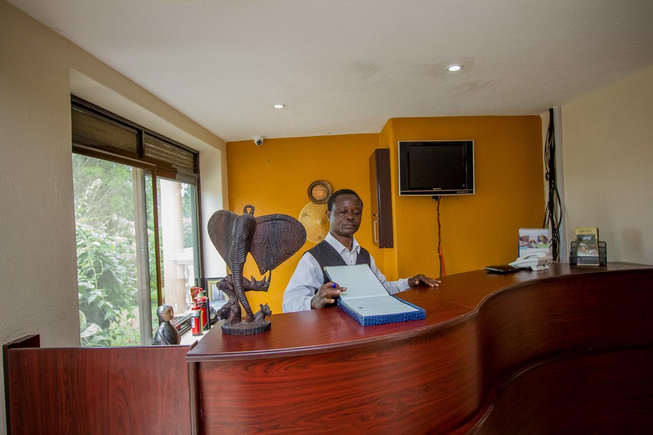 Tuzza Hotel Bushenyi Εξωτερικό φωτογραφία